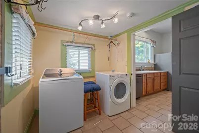 826 Davie Avenue, Statesville, NC 28677 - Photo 22