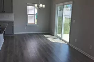 4213 Stoneygreen Ln, Charlotte, NC 28215 - Photo 2