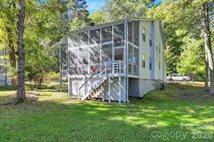 33 Lakeside Villas Dr, Brevard, NC 28712 - Photo 2