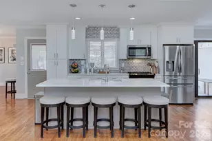 1230 Redcoat Dr, Charlotte, NC 28211 - Photo 4