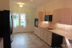 20 Country Meadows Ln, Hendersonville, NC 28792 - Photo 4