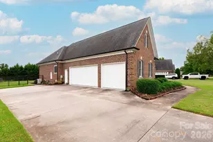 7060 Bovine Ln, Harrisburg, NC 28075 - Photo 2