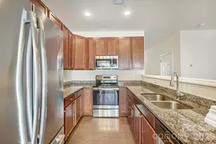 5008 Spring Arbor Ln, Charlotte, NC 28213 - Photo 4