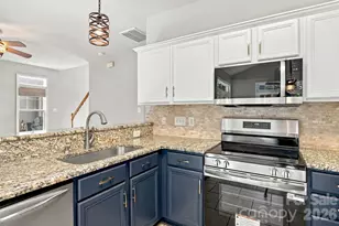 1513 Bucklebury Ct, Charlotte, NC 28269 - Photo 2