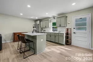 4023 Strangford Ave, Charlotte, NC 28215 - Photo 6