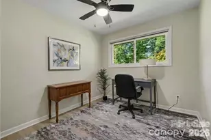 4023 Strangford Ave, Charlotte, NC 28215 - Photo 10