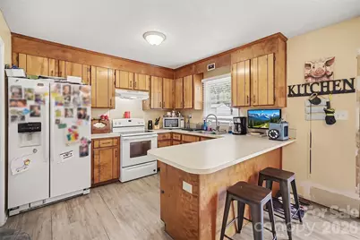 412 Caswell Avenue, Bessemer City, NC 28016 - Photo 8