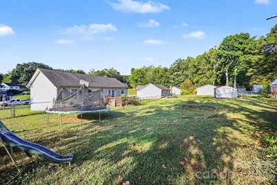 412 Caswell Avenue, Bessemer City, NC 28016 - Photo 2