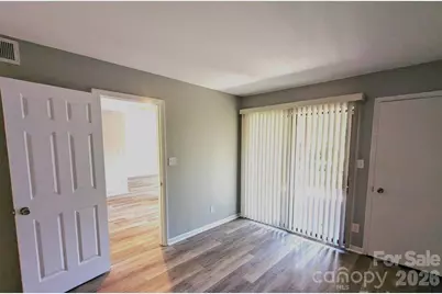 8021 Cedar Glen Drive, Charlotte, NC 28212 - Photo 2
