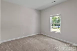 916 Westminster Dr, Statesville, NC 28677 - Photo 18