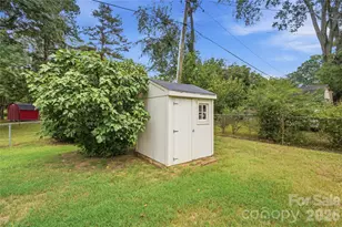 1745 Northbrook Dr, Charlotte, NC 28216 - Photo 6