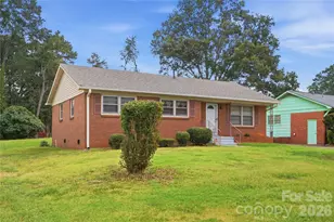 1745 Northbrook Dr, Charlotte, NC 28216 - Photo 4