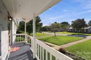 20 Oak Leaf Ln, Arden, NC 28704 - Photo 2