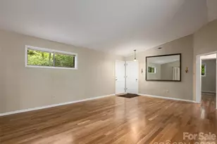 15 Cedarbrook Dr, Hendersonville, NC 28739 - Photo 4