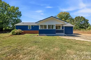 181 Moody Ave, Candler, NC 28715 - Photo 2