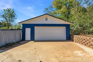 181 Moody Ave, Candler, NC 28715 - Photo 4