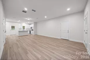 610 W Lewis St, Dallas, NC 28034 - Photo 4