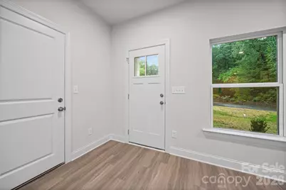 610 W Lewis Street, Dallas, NC 28034 - Photo 2