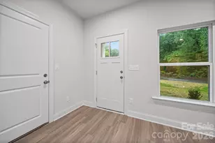610 W Lewis St, Dallas, NC 28034 - Photo 2