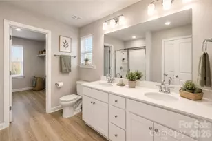 8925 Sawyer Run Ct, Charlotte, NC 28215 - Photo 12