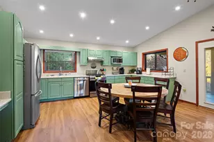 352 Lewis Ln, Maggie Valley, NC 28751 - Photo 8
