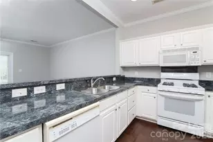 14925 Scothurst Ln, Charlotte, NC 28277 - Photo 6