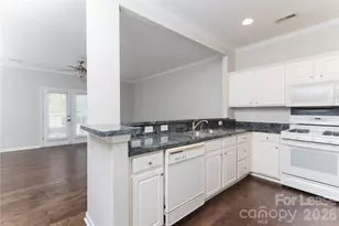 14925 Scothurst Ln, Charlotte, NC 28277 - Photo 8