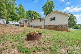 370 Shiloh Rd, Statesville, NC 28677 - Photo 6