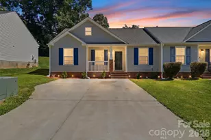1378 Pampas Cir, Rock Hill, SC 29732 - Photo 2