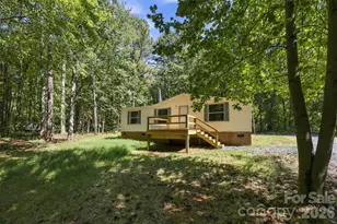 1325 Smith Woods Ln, Hickory Grove, SC 29717 - Photo 2