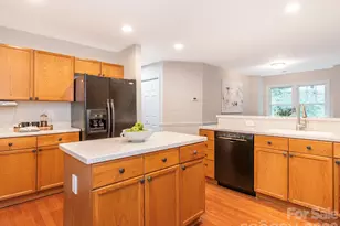 1207 Matthews Plantation Dr, Matthews, NC 28105 - Photo 8
