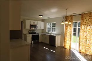 11118 Cypress View Dr, Charlotte, NC 28262 - Photo 6