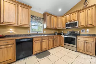 5693 Stonehenge Ct, Granite Falls, NC 28630 - Photo 4