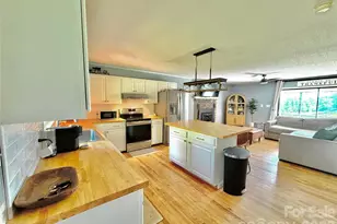 390 Hickory Hill Dr, Spruce Pine, NC 28777 - Photo 6