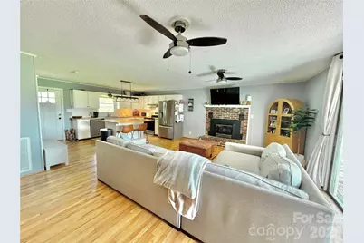 390 Hickory Hill Drive, Spruce Pine, NC 28777 - Photo 8
