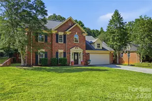 717 Fredricksburg Rd, Matthews, NC 28105 - Photo 2