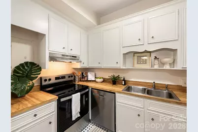 301 W 10th Street #107, Charlotte, NC 28202 - Photo 6
