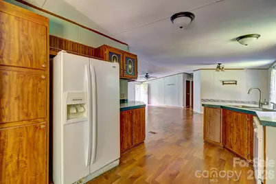 1218 Forest Ridge Drive, Bessemer City, NC 28016 - Photo 4