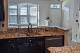 1645 Fleetwood Dr, Charlotte, NC 28208 - Photo 4
