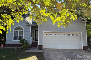 9600 Veronica Dr, Charlotte, NC 28215 - Photo 2