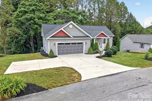 308 Beck Creek Cir, Flat Rock, NC 28731 - Photo 2