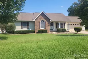 3842 Serenity Dr, Hickory, NC 28602 - Photo 1