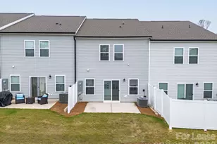 11012 Pagebrook Ln, Charlotte, NC 28214 - Photo 2