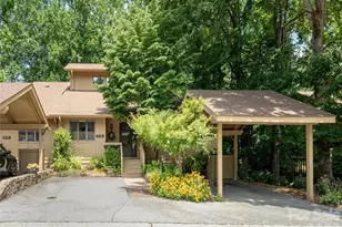 601 Red Oak Dr, Hendersonville, NC 28791 - Photo 1
