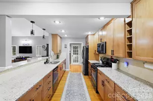 176 Sweetwater Hills Dr, Hendersonville, NC 28791 - Photo 16