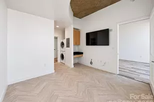 210 N Church St, Charlotte, NC 28202 - Photo 6