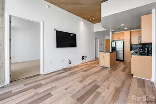 210 N Church St, Charlotte, NC 28202 - Photo 8