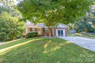 5805 Woodrock Ct, Charlotte, NC 28214 - Photo 2