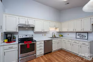 5805 Woodrock Ct, Charlotte, NC 28214 - Photo 12