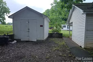 1641 Berkley St SW, Lenoir, NC 28645 - Photo 16